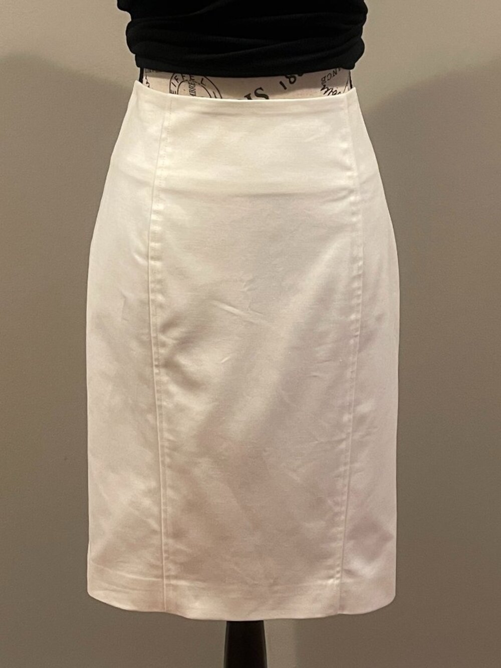 Veronica Beard Ivory Pencil Skirt – Size 8